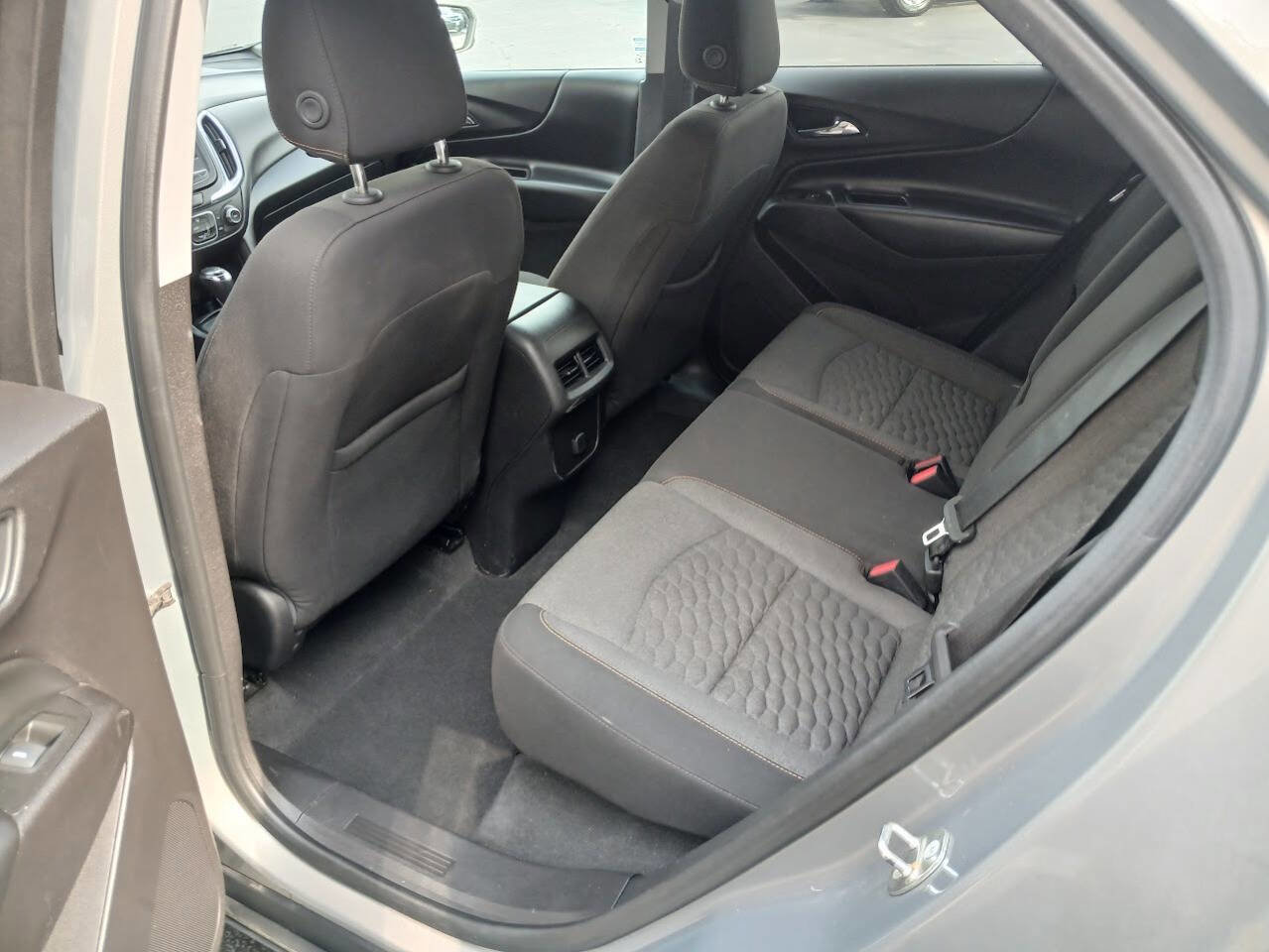 Used 2018 Chevrolet Equinox LT image 10