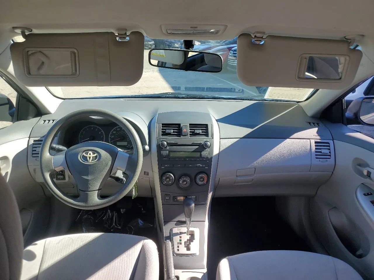 Used 2010 Toyota Corolla LE image 2