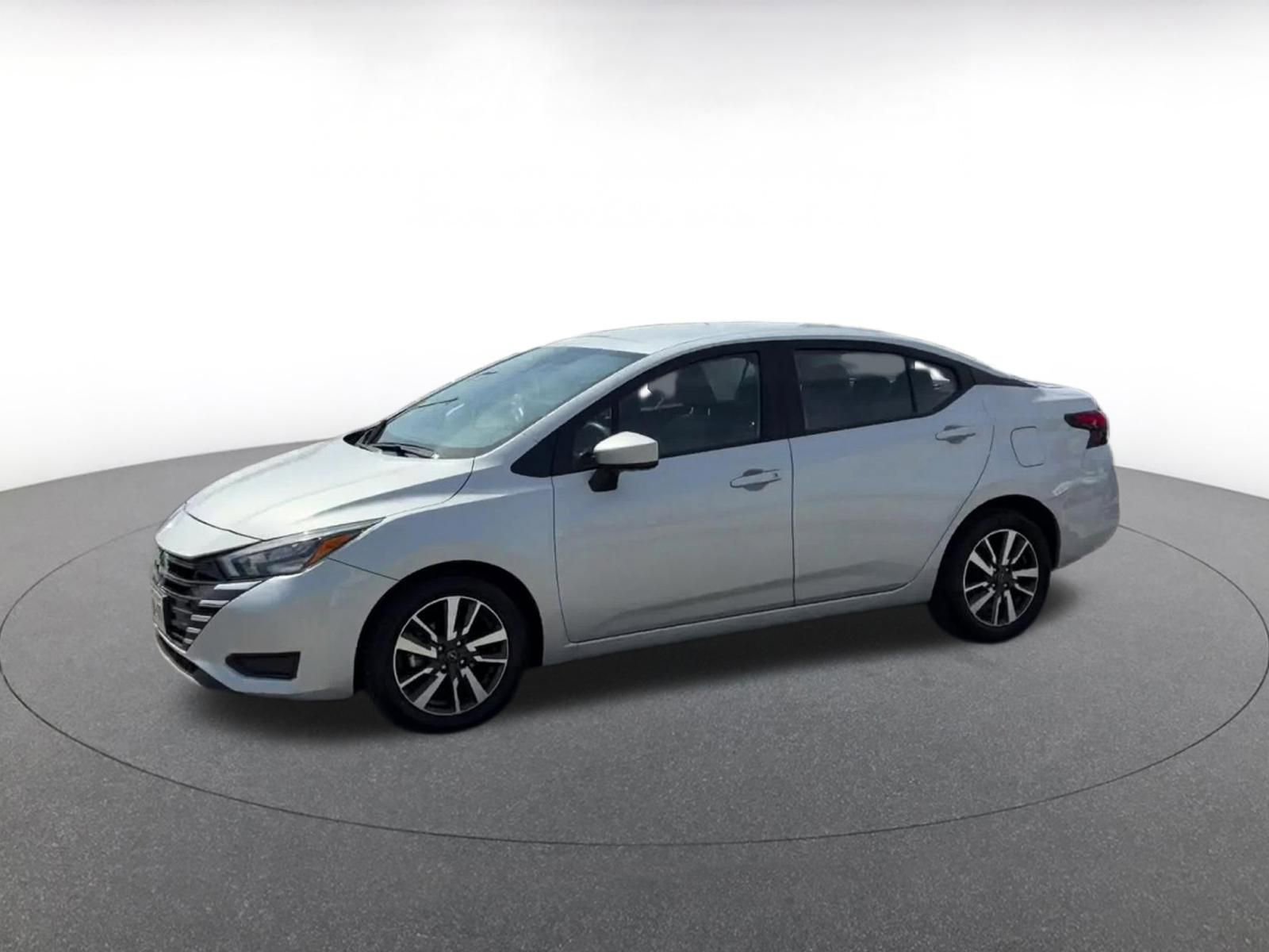 Used 2025 Nissan Versa SV image 8