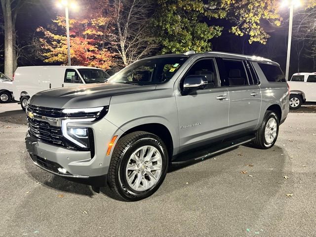 Used 2025 Chevrolet Suburban Premier AWD/4WD image 2