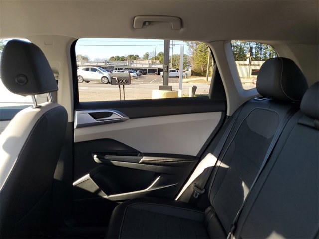 Used 2025 Volkswagen Taos SE image 10