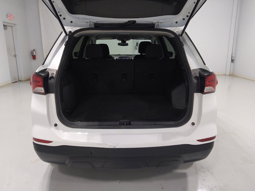 Used 2022 Chevrolet Equinox LS w/ LPO, Chrome Package image 29