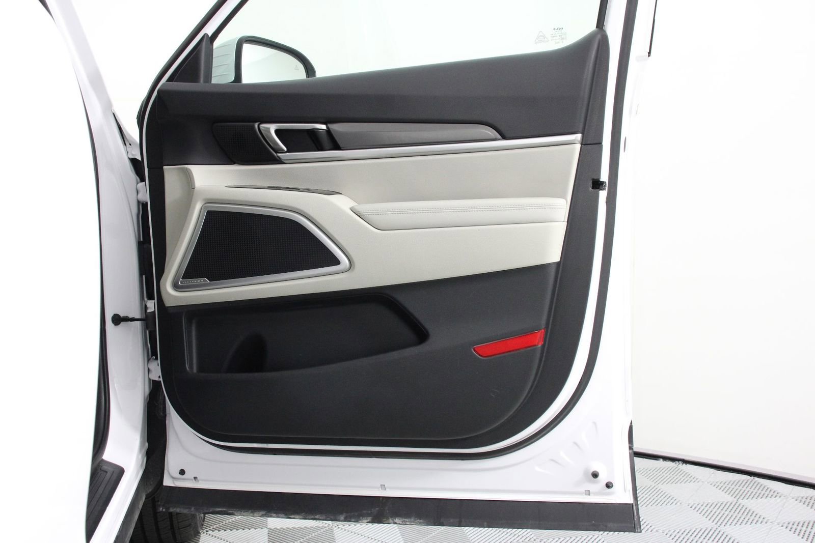 Used 2023 Kia Telluride S image 20