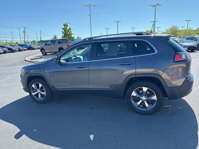 Used 2019 Jeep Cherokee Limited image 14