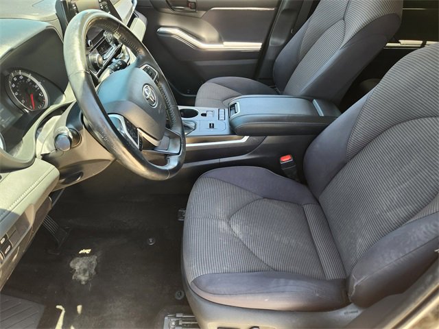 Used 2022 Toyota Highlander LE image 14
