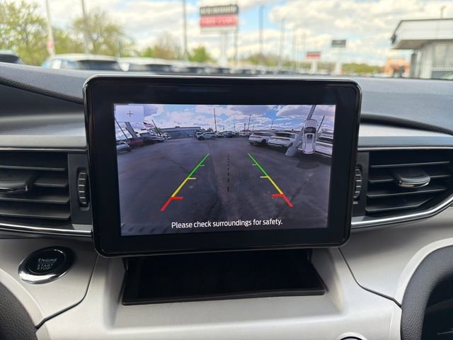 Used 2024 Ford Explorer XLT w/ Equipment Group 202A AWD/4WD image 22