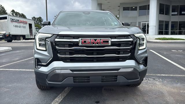 Used 2025 GMC Terrain Elevation AWD/4WD image 2