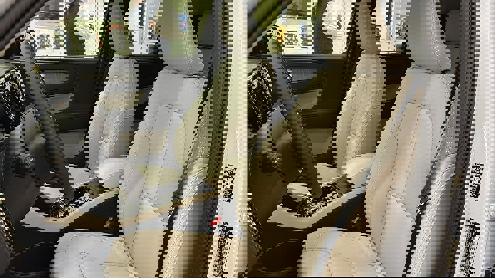 Used 2026 Volvo XC40 B5 Plus w/ Protection Package Premier image 23