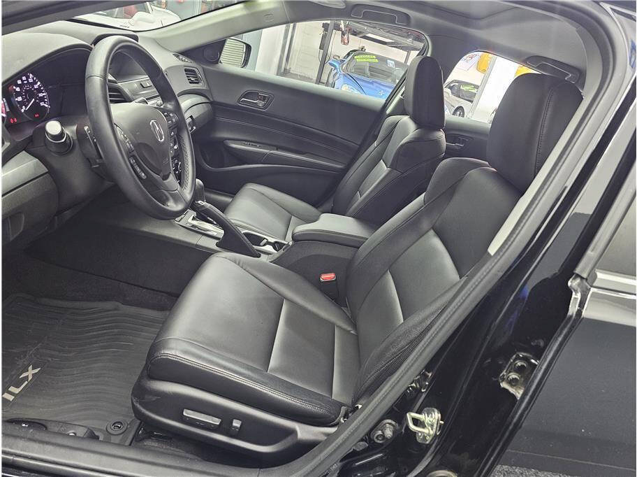 Used 2018 Acura ILX FWD image 9