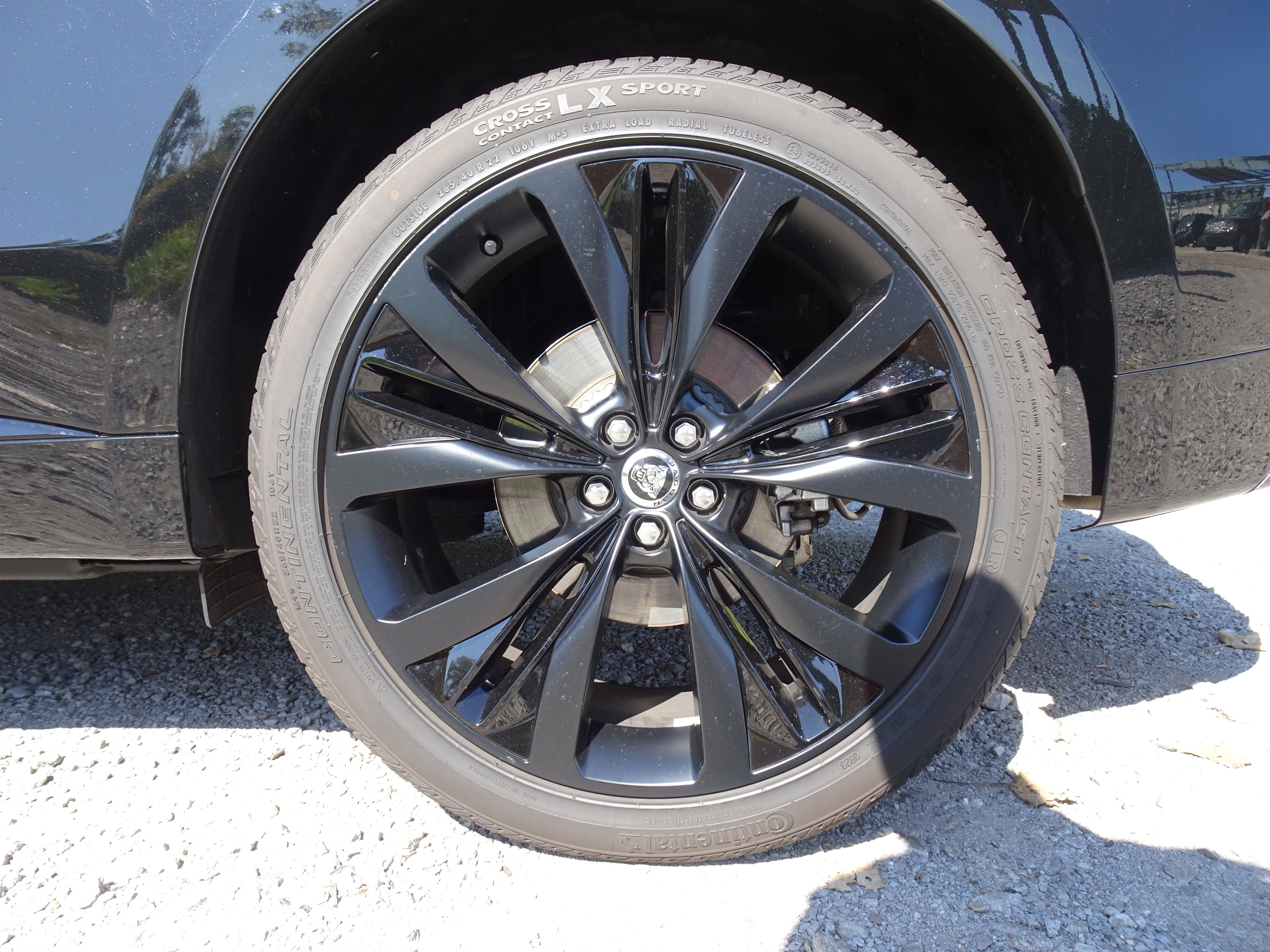 Certified 2025 Jaguar F-PACE R-Dynamic S image 35