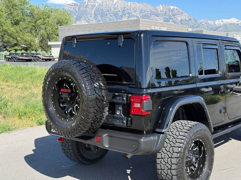 Used 2022 Jeep Wrangler Unlimited Rubicon w/ LED Lighting Group AWD/4WD image 10