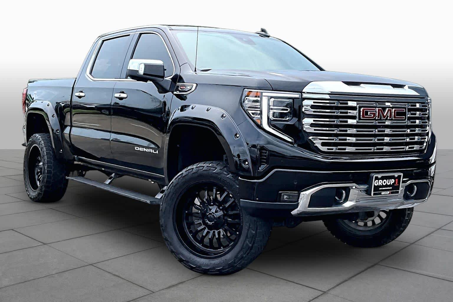 Used 2023 GMC Sierra 1500 Denali AWD/4WD image 3