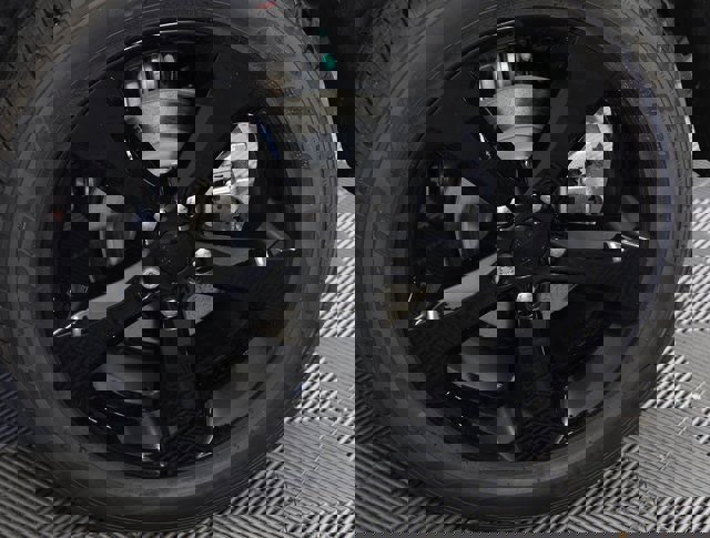 New 2025 Jeep Grand Cherokee Limited w/ Black Appearance Package image 7