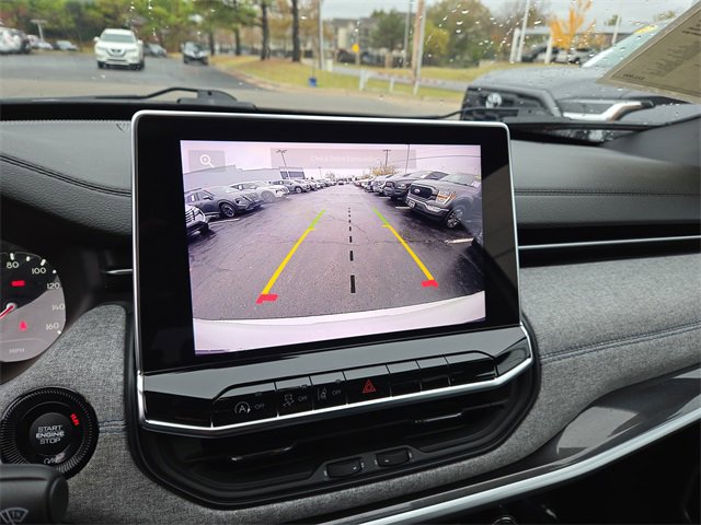 Used 2024 Jeep Compass Latitude image 25