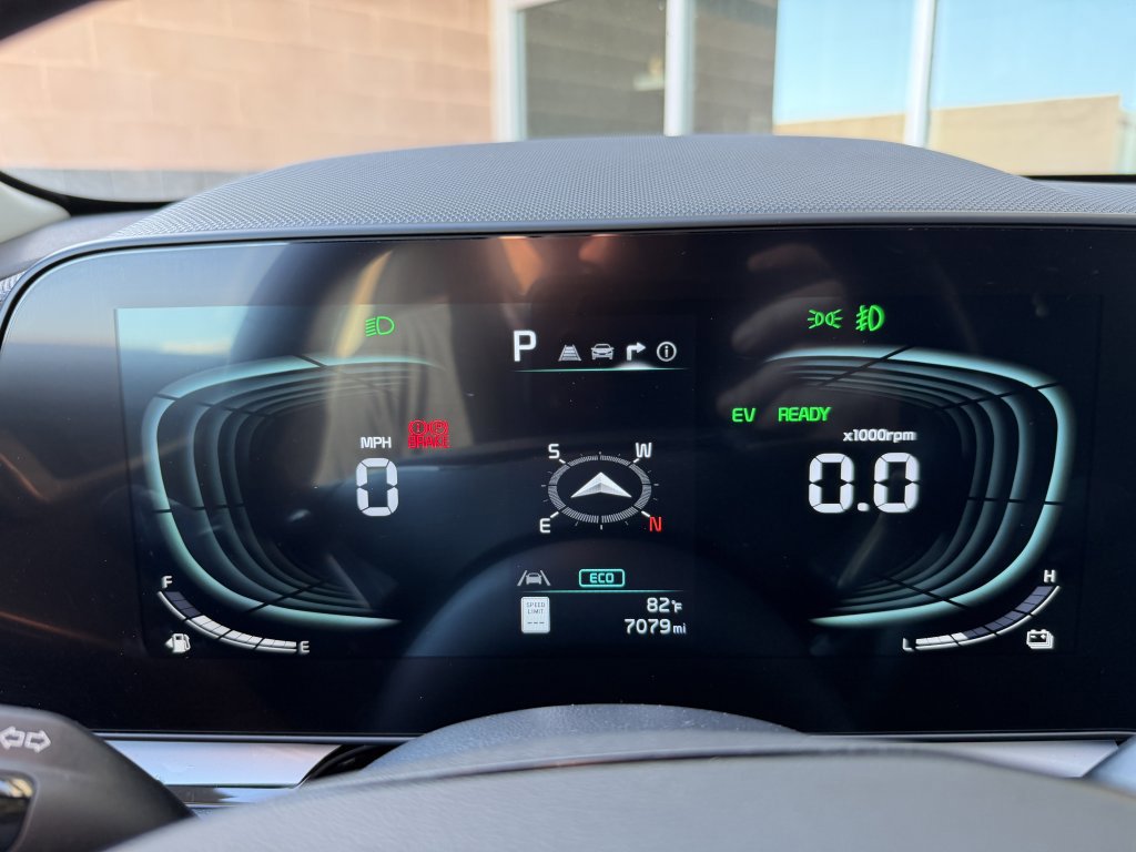 Used 2023 Kia Niro EX Touring image 19