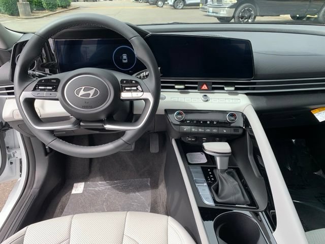 New 2026 Hyundai Elantra Limited FWD image 14