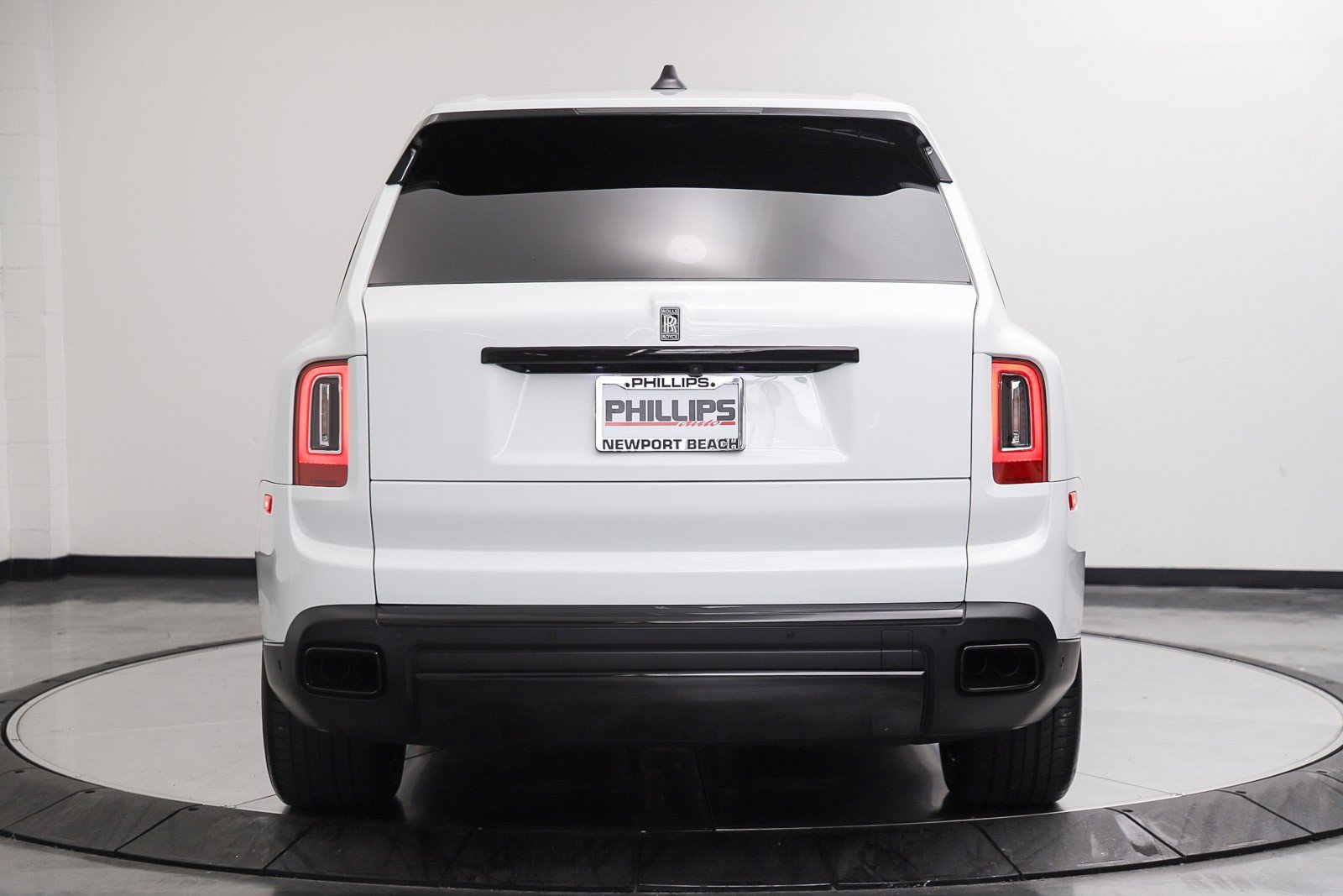 Used 2023 Rolls-Royce Cullinan AWD/4WD image 4