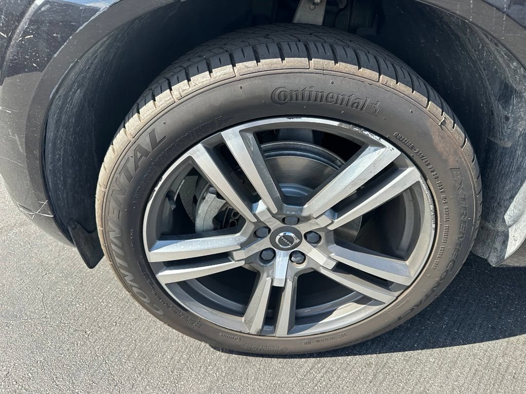Used 2021 Volvo XC60 T5 Momentum w/ Advanced Package AWD/4WD image 7