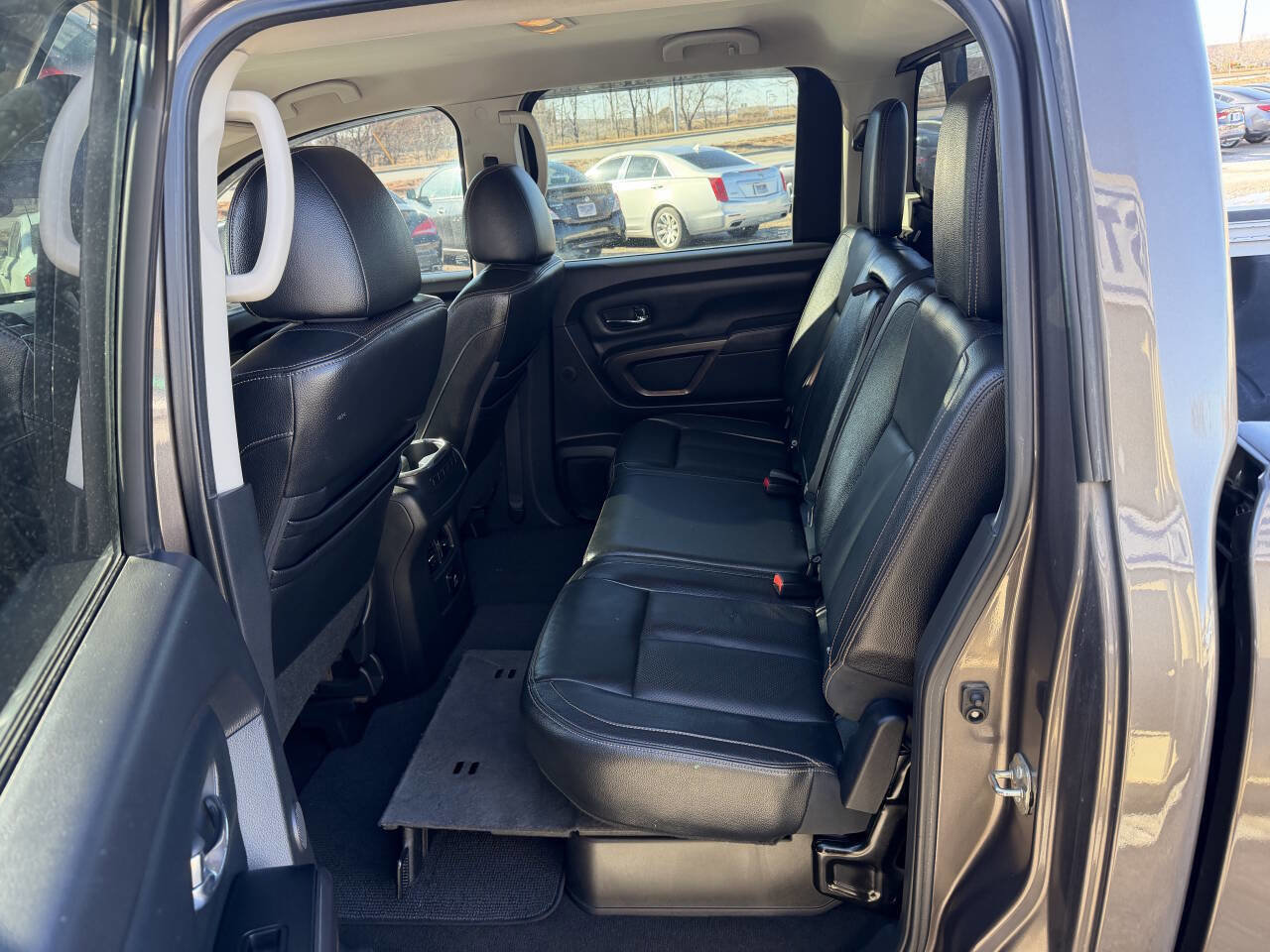 Used 2016 Nissan Titan SL AWD/4WD image 18