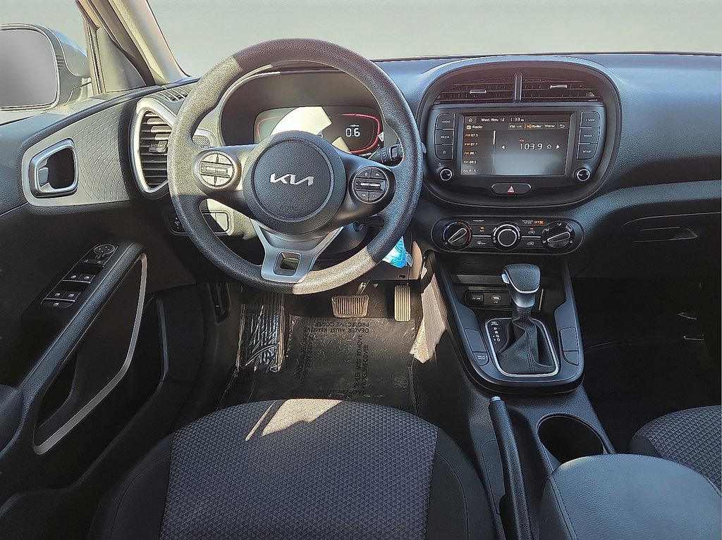 Used 2024 Kia Soul LX w/ Option Group 015 image 19