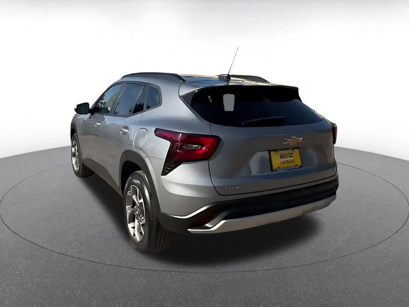 Used 2025 Chevrolet Trax LT FWD image 10