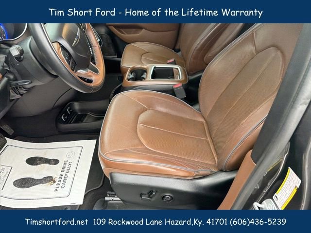 Used 2018 Chrysler Pacifica Limited w/ Tire & Wheel Group image 8