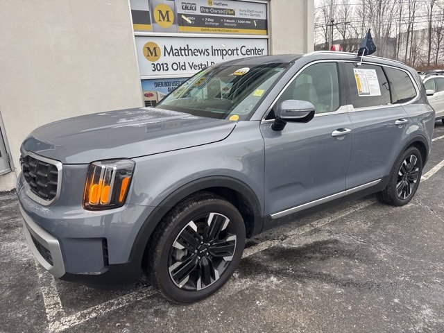 Used 2024 Kia Telluride SX Prestige w/ Towing Package image 1