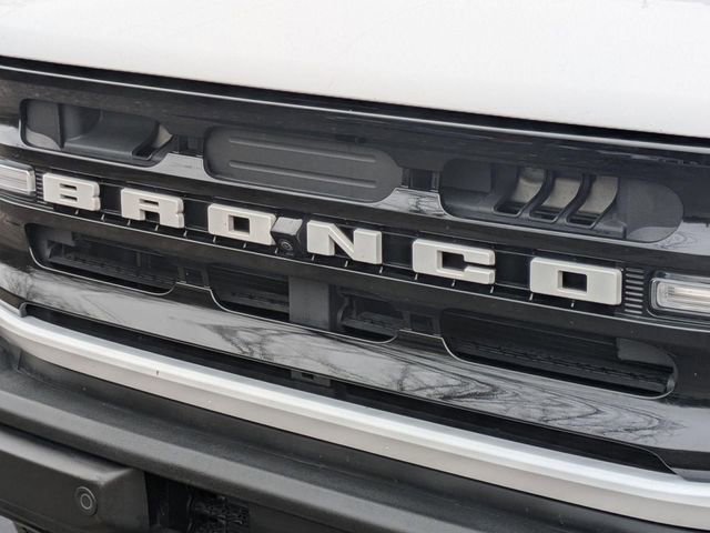 Used 2021 Ford Bronco Outer Banks image 9