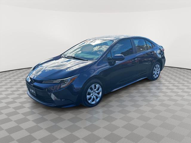 Used 2024 Toyota Corolla LE image 3