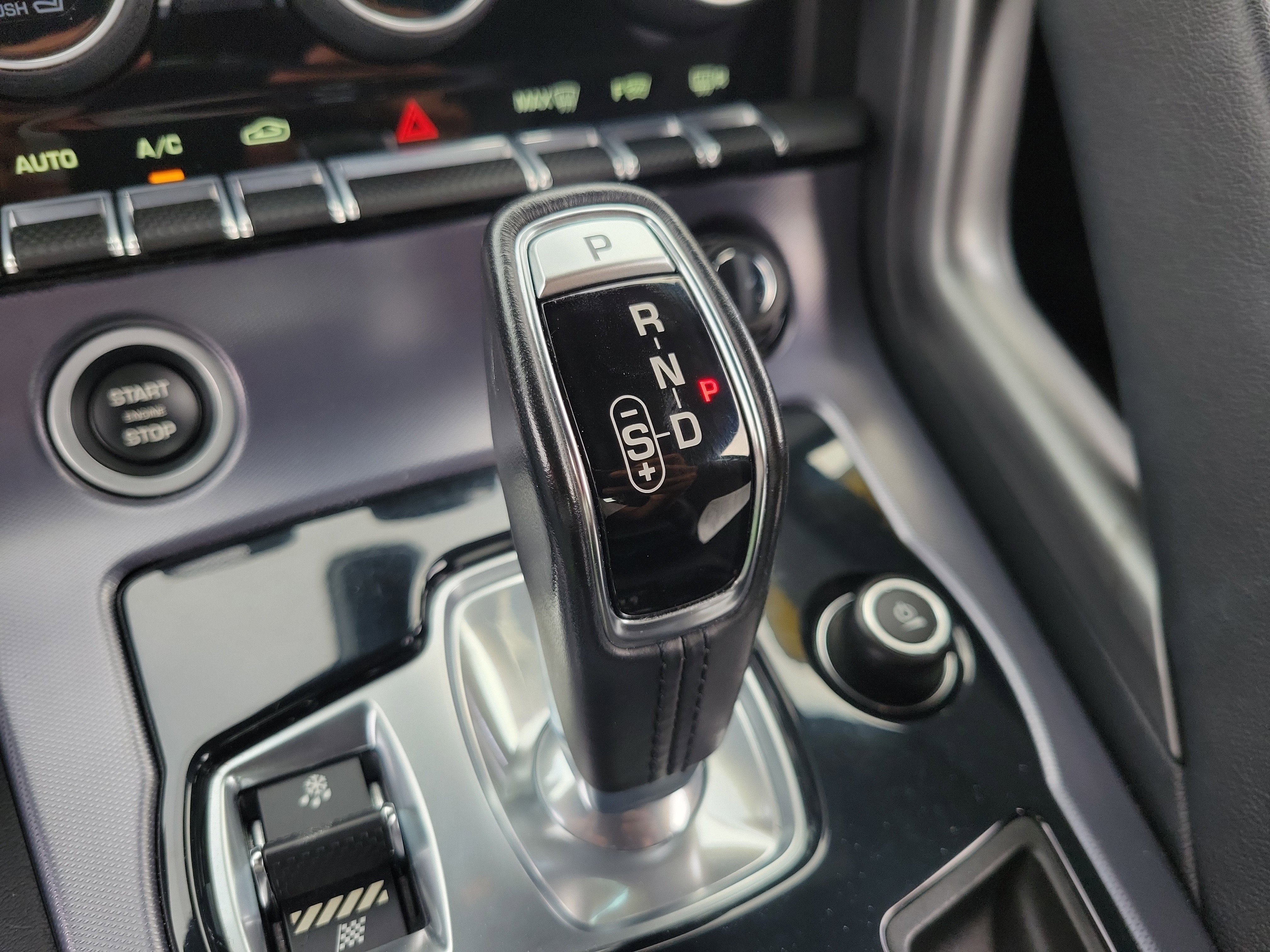 Used 2020 Jaguar F-TYPE Coupe image 23