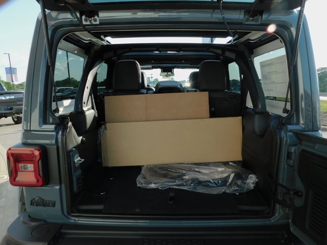 New 2025 Jeep Wrangler Unlimited Rubicon image 13