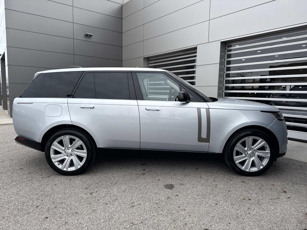 Certified 2023 Land Rover Range Rover SE AWD/4WD image 9