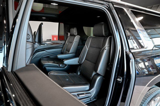 Used 2023 Cadillac Escalade ESV Premium Luxury image 19