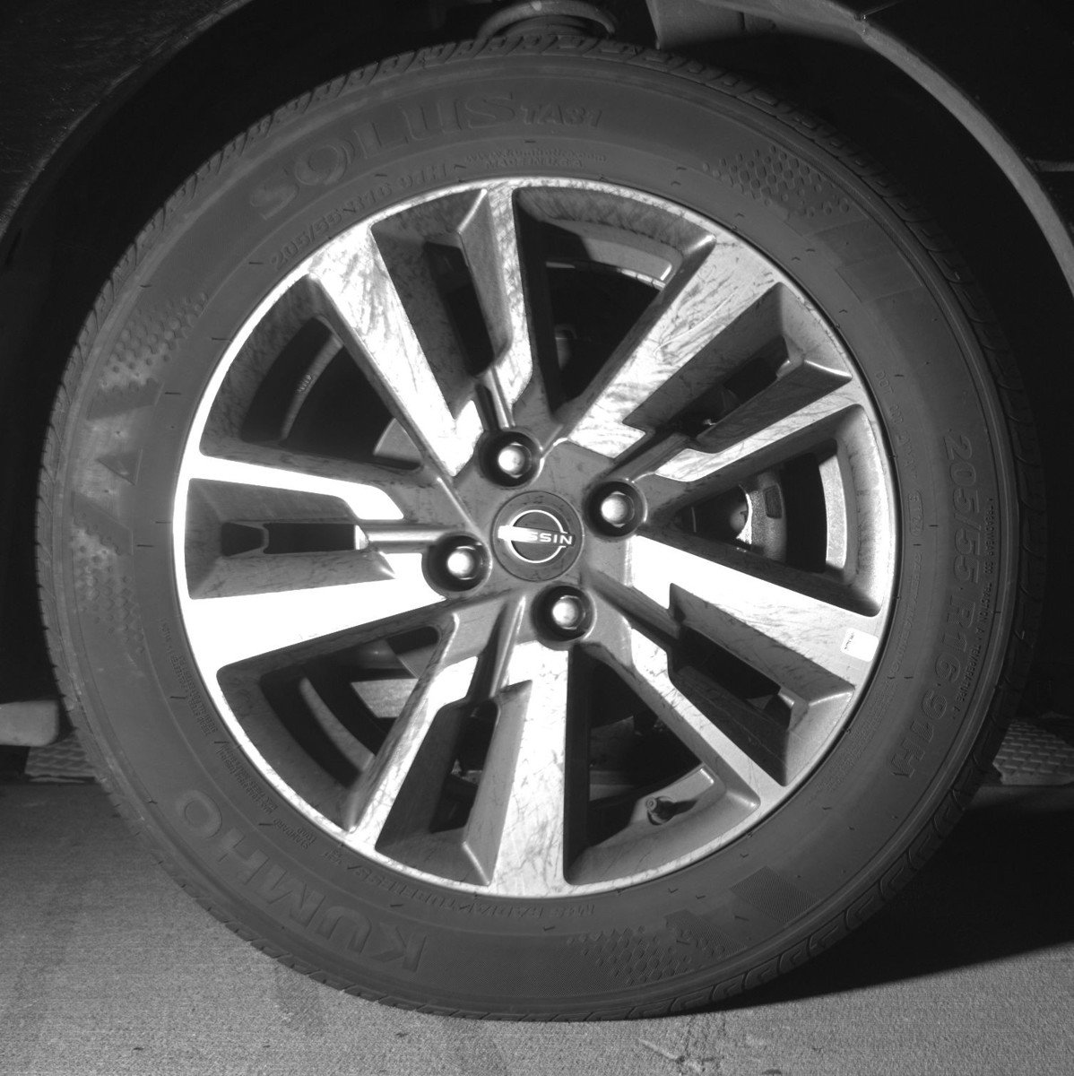 Used 2025 Nissan Versa SV image 13