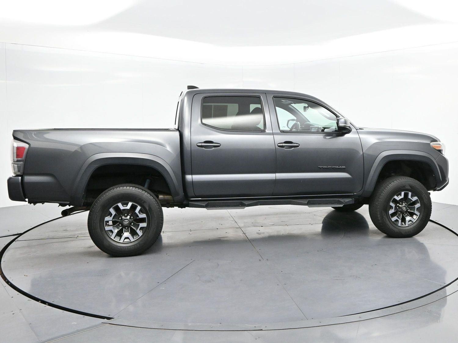 Used 2020 Toyota Tacoma TRD Off-Road w/ Technology Package AWD/4WD image 8