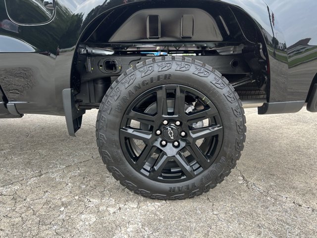 Used 2023 Chevrolet Silverado 1500 Custom Trail Boss w/ LPO, Dark Essentials Package AWD/4WD image 33