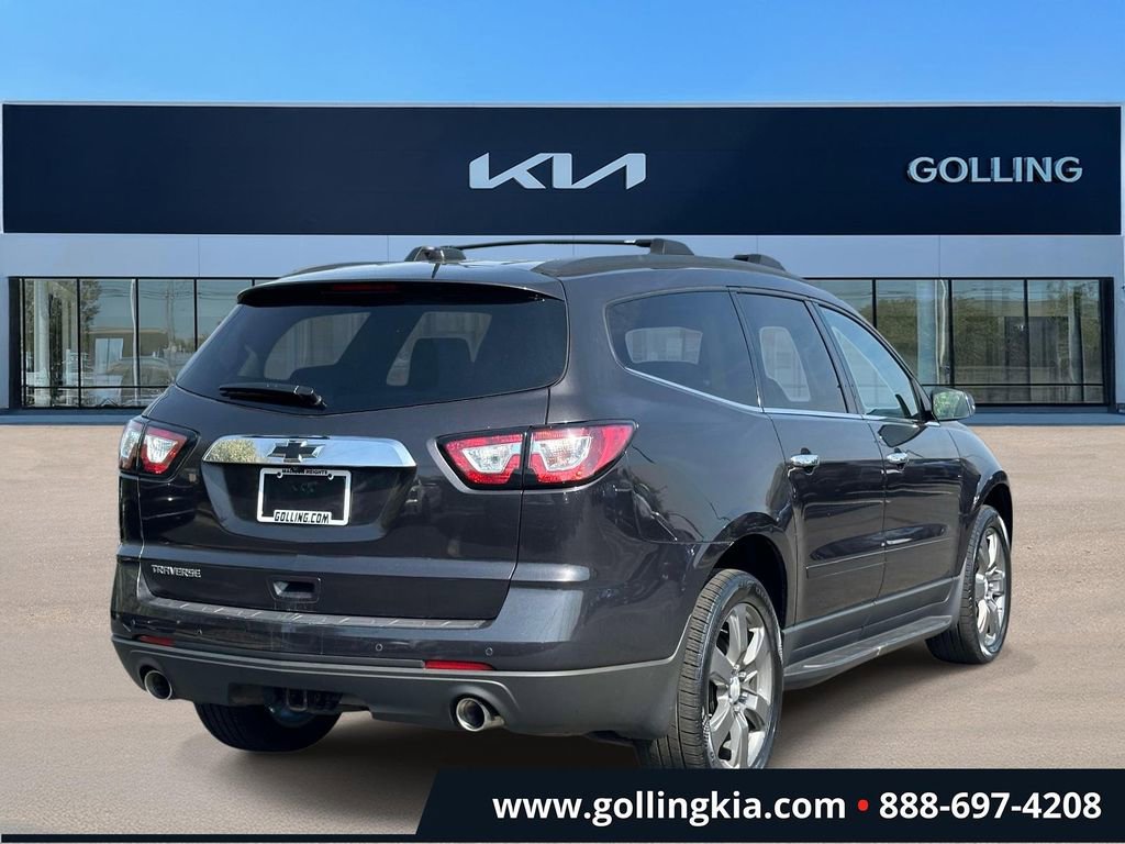 Used 2017 Chevrolet Traverse LT FWD image 3