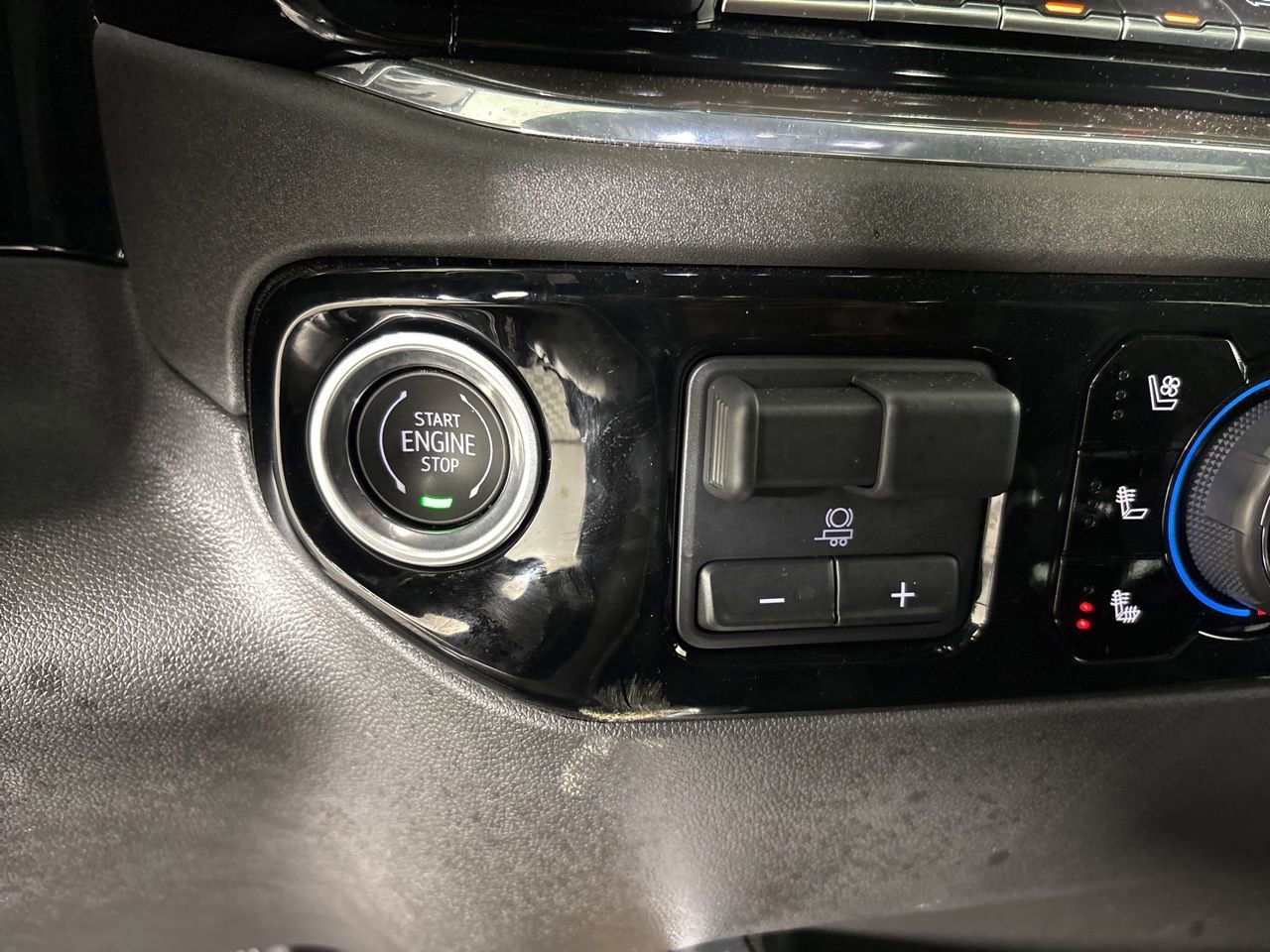 Used 2023 Chevrolet Silverado 1500 High Country w/ High Country Premium Package image 17