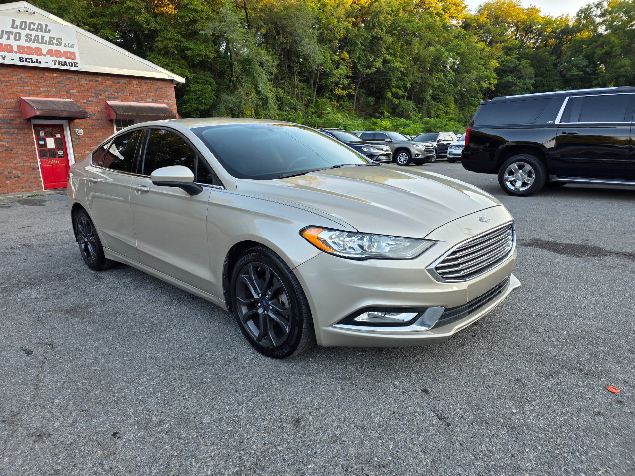 Used 2018 Ford Fusion SE w/ Equipment Group 601A image 3