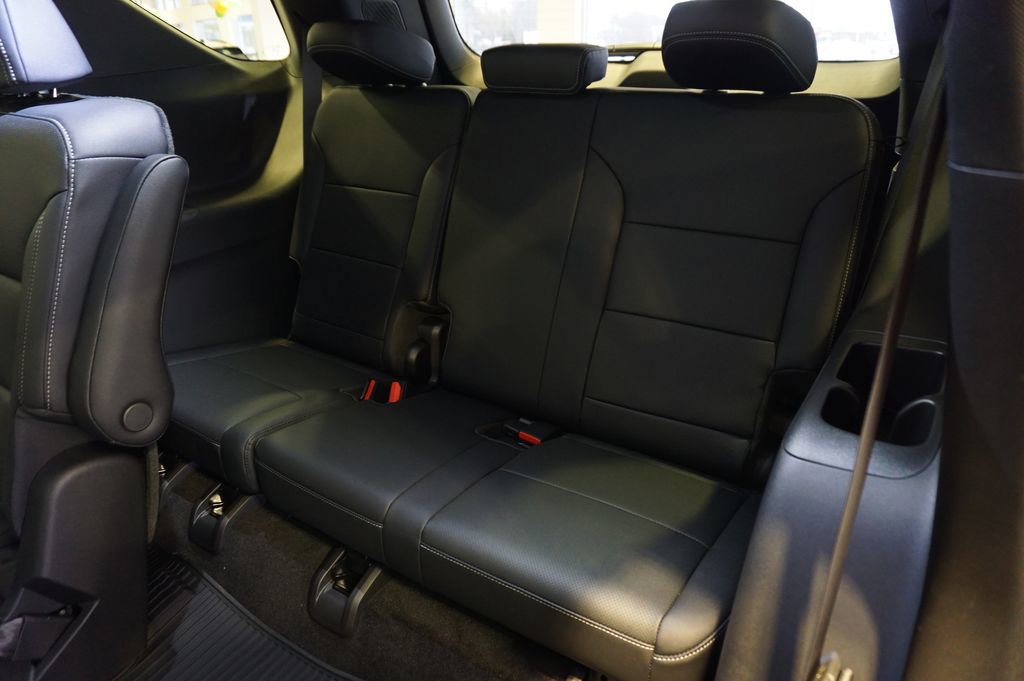 New 2026 Chevrolet Traverse LT w/ Midnight/Sport Edition image 12