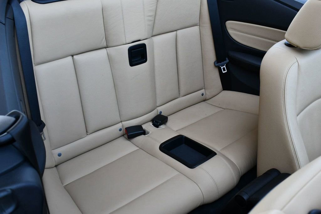 Used 2013 BMW 135i Convertible image 16