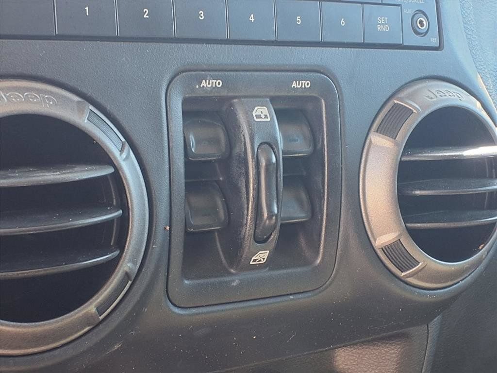 Used 2018 Jeep Wrangler Unlimited Sport S AWD/4WD image 8