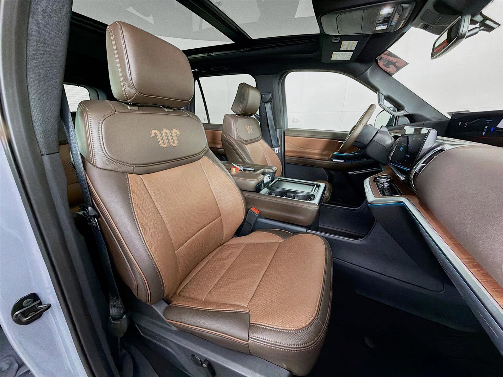 Used 2025 Ford Expedition King Ranch image 31