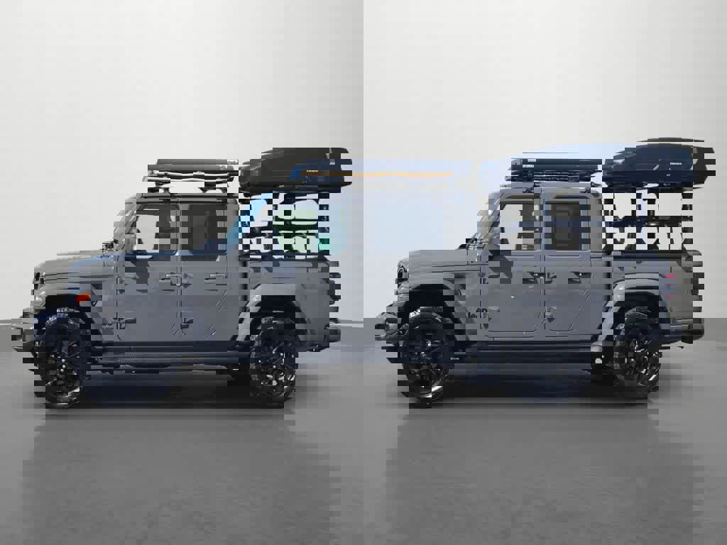 Used 2023 Jeep Gladiator Overland image 4