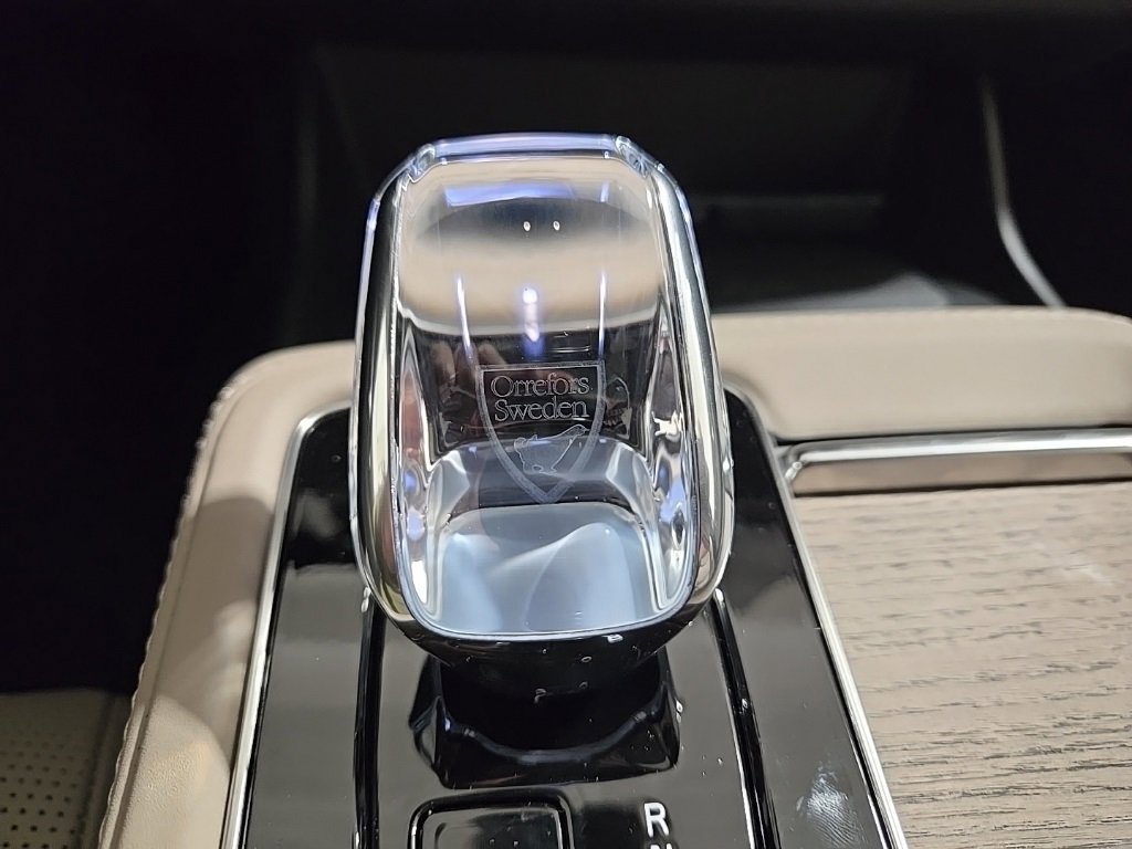 New 2026 Volvo XC90 B6 Ultra w/ Protection Package image 14