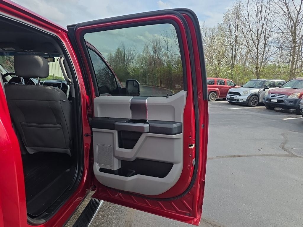 Used 2017 Ford F150 XLT w/ Equipment Group 302A Luxury AWD/4WD image 41