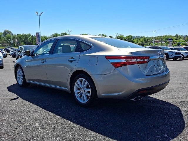 Used 2015 Toyota Avalon XLE Premium FWD image 4