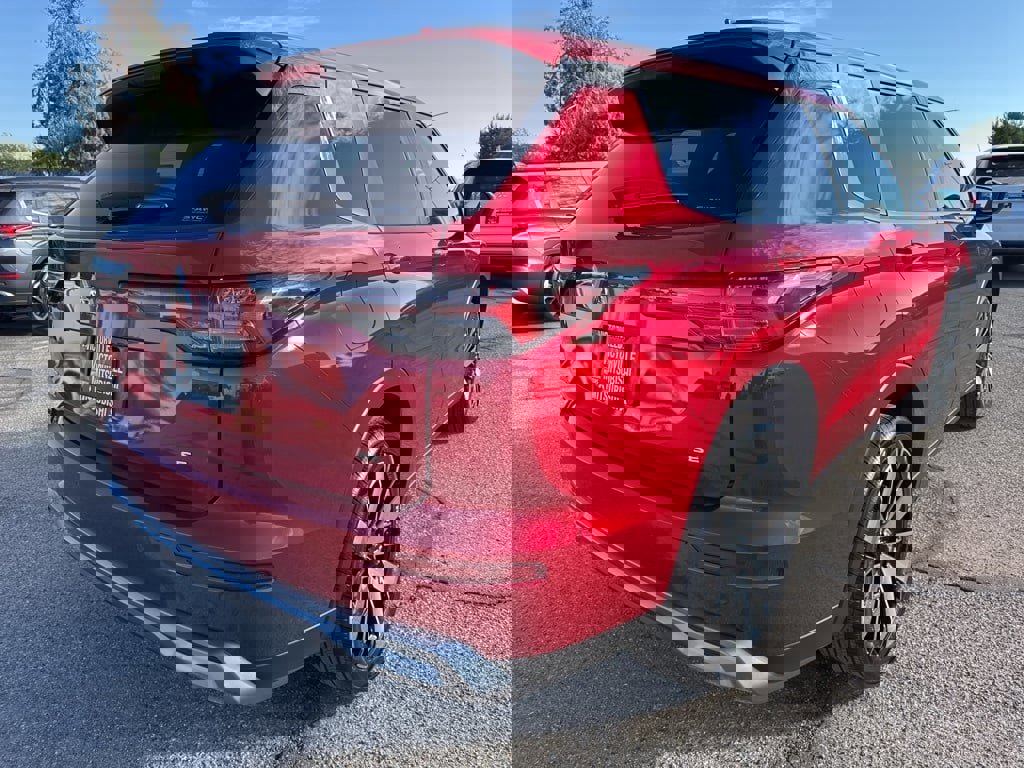 New 2025 Mitsubishi Outlander SE image 7