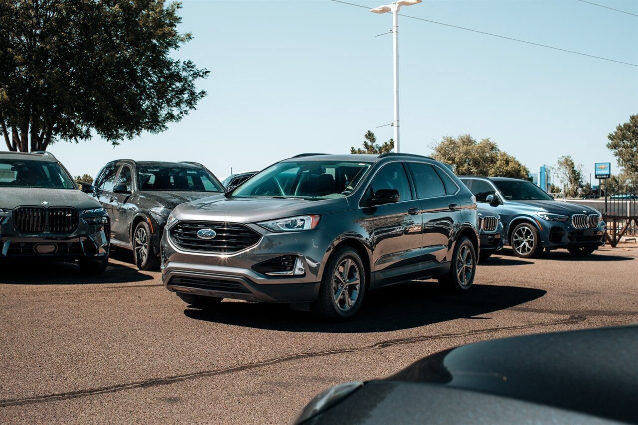 Used 2022 Ford Edge SEL w/ Sport Appearance Package AWD/4WD image 3