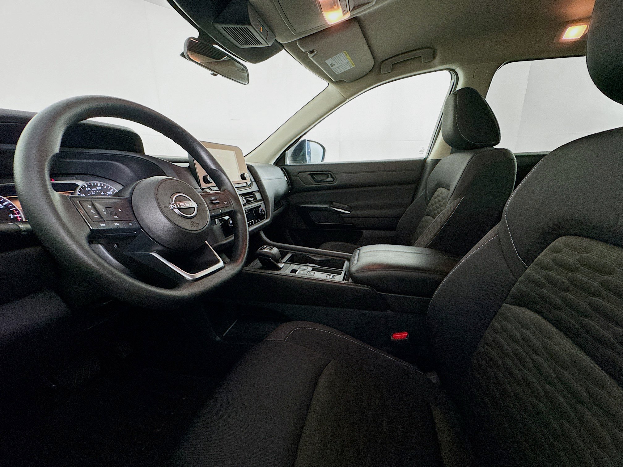 Used 2024 Nissan Pathfinder S FWD image 21